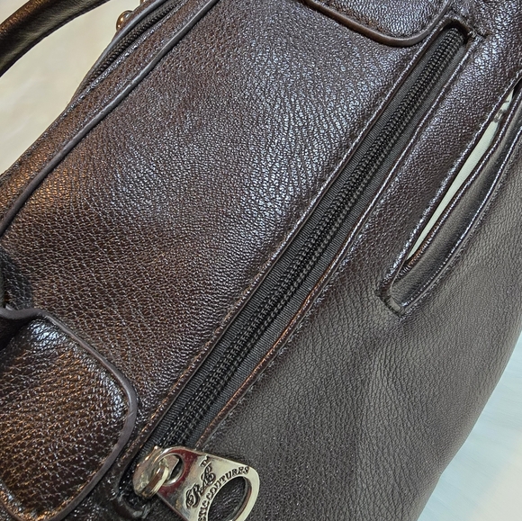 Rustic Couture's Barrel Handbag - Picture 9 of 11